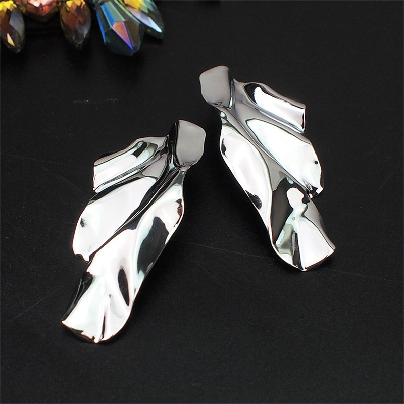 Vintage Punk Metal Iron Sheet  - Vintage Fashion Magazine 评论和价格